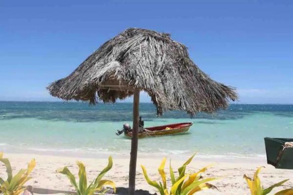 Mana Lagoon Backpackers Vila Exterior foto
